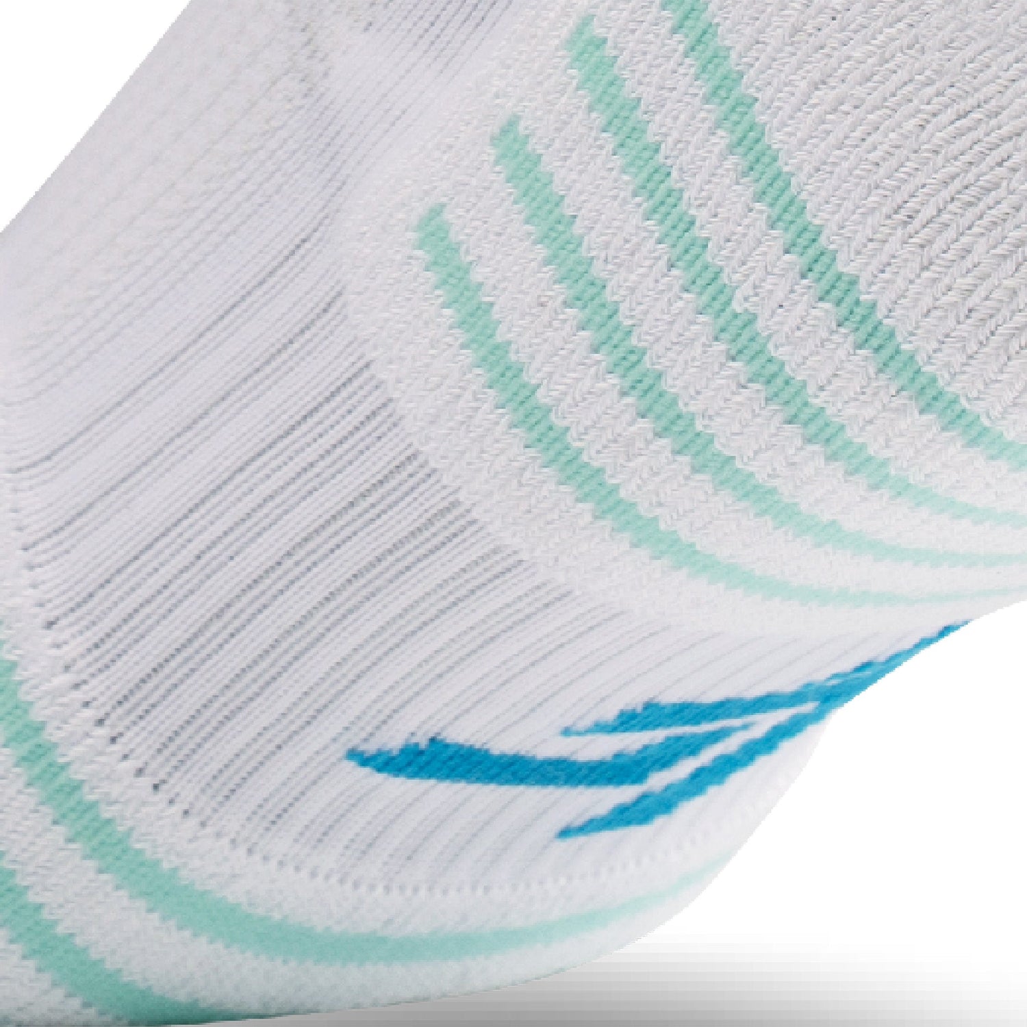 Close up view of elastic arch of Lightfeet Performance 2 Stripes White Blue Glacier Quarter Socks 